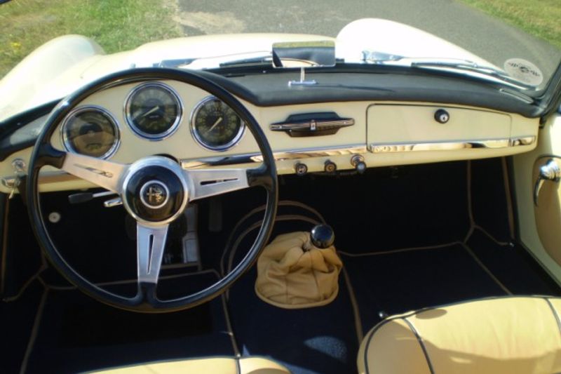 Alfa Romeo Giulia Spider