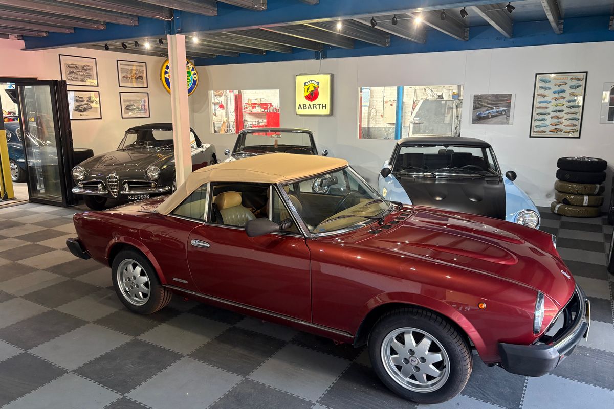 1985 Pininfarina Spider Azzurra