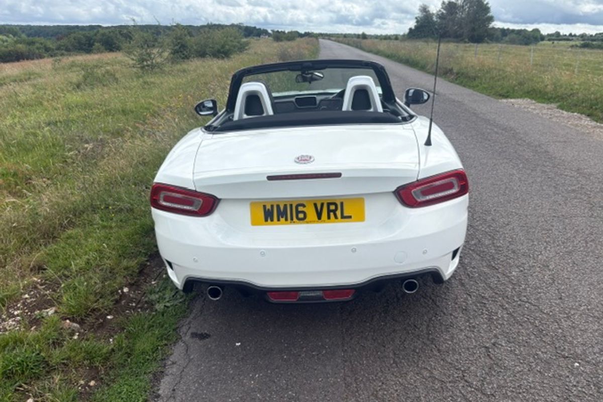 2016 Fiat 124 Spider Lusso