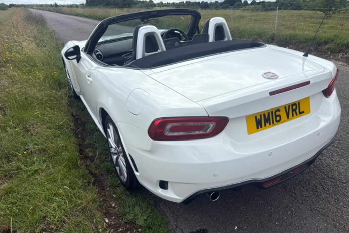 2016 Fiat 124 Spider Lusso